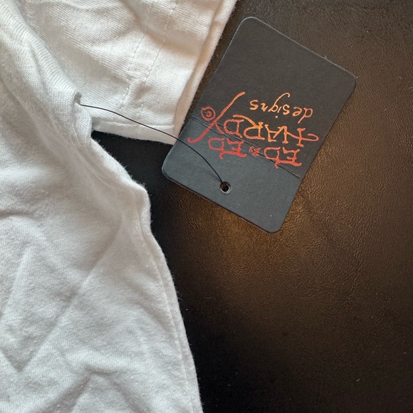 Ed Hardy Designs Men’s XL “Punks Not Dead” Short Sleeve Skull Tshirt. White. NWT - Picture 4 of 5